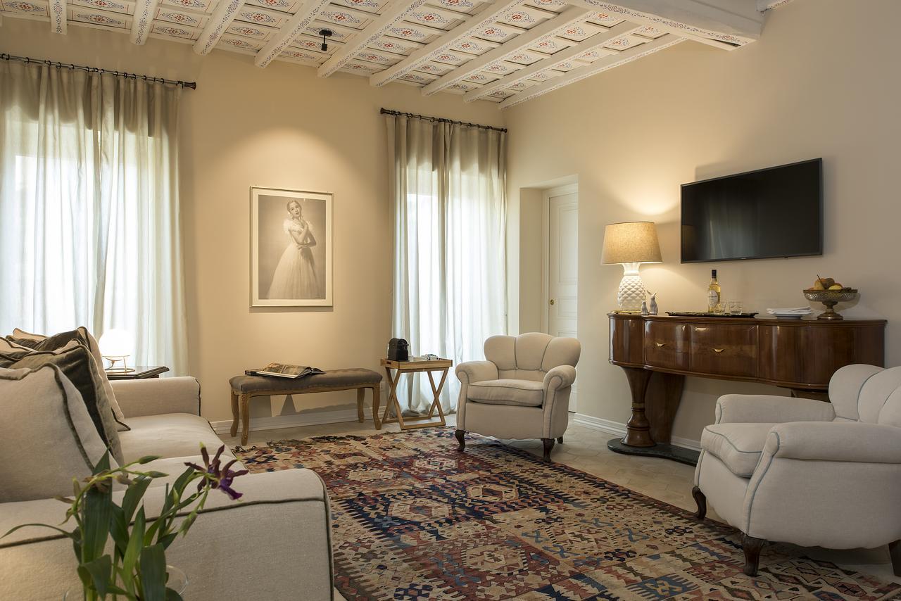 Palazzo Caruso Rom